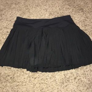 Black lululemon skirt